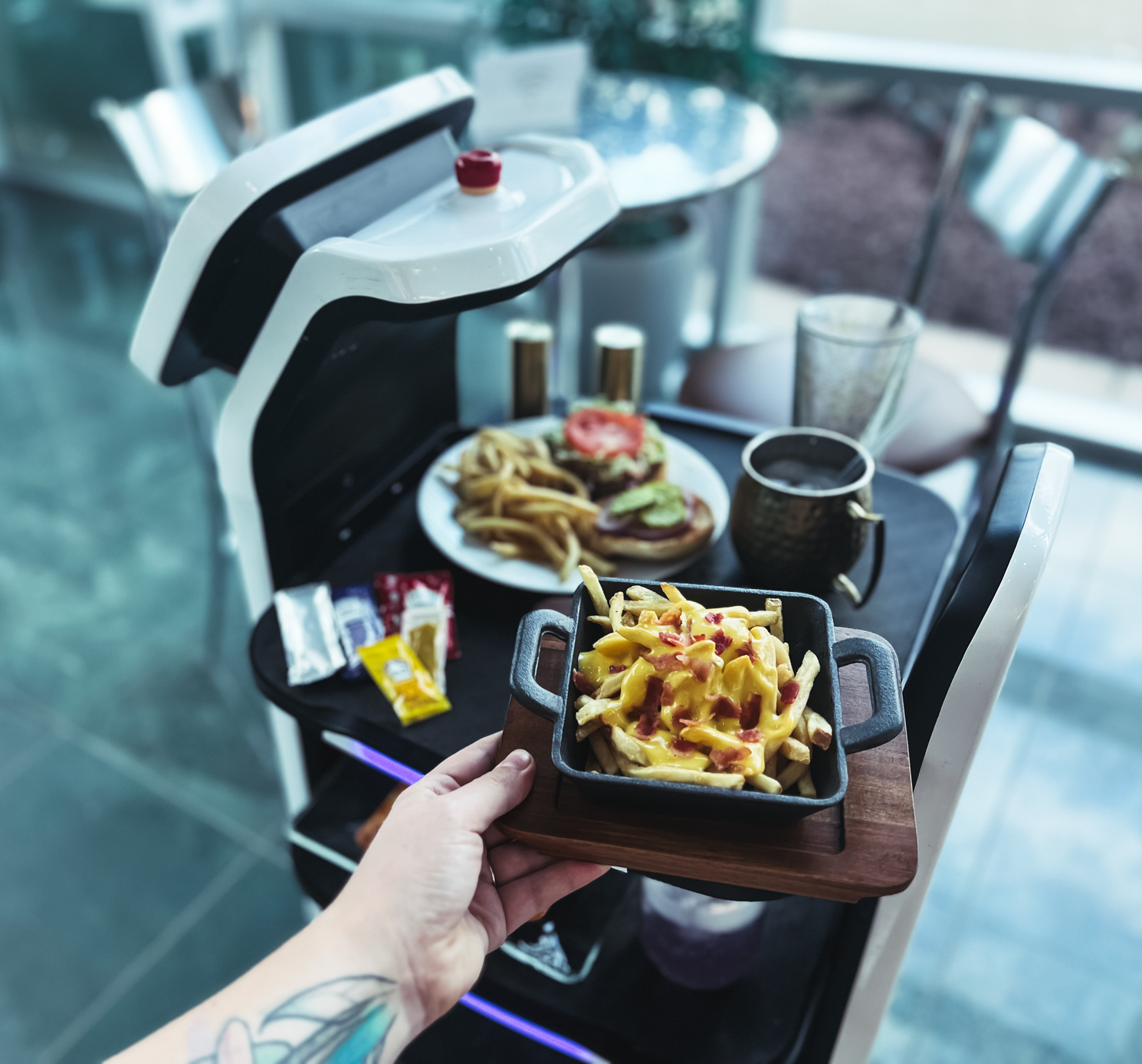 Restaurant waiter robot serving food
